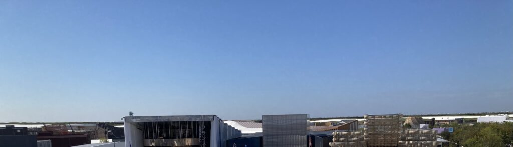 大屋根リング内部の方